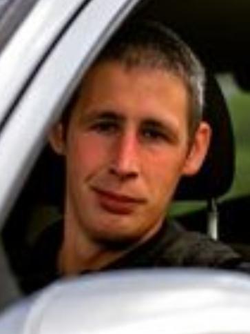 Ádám, 32 éves kakucsi társkereső férfi profil fotója