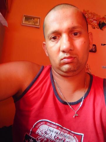 Zoli, 41 éves acsádi társkereső férfi profil fotója