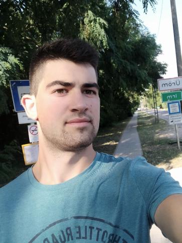 Edvárd, 25 éves ürömi társkereső férfi profil fotója