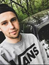 Sziasztok! Roland vagyok. Komoly jászszentlászlói párkereső nők jelentkezését várom.