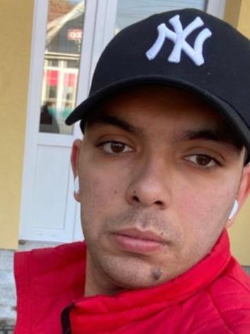 Richárd, 26 éves piliscsabai társkereső férfi profil fotója