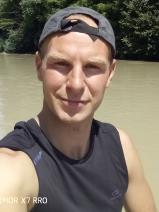 Sziasztok! Gergely vagyok. Komoly feketeerdői párkereső nők jelentkezését várom.
