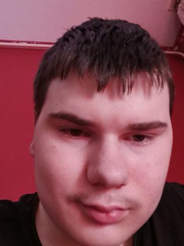 zoltán, 23 éves békési társkereső férfi profil fotója