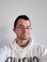 Sziasztok! Balázs vagyok. Komoly kistapolcai párkereső nők jelentkezését várom.