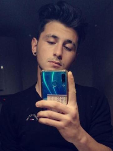 László, 27 éves gyulai társkereső férfi profil fotója