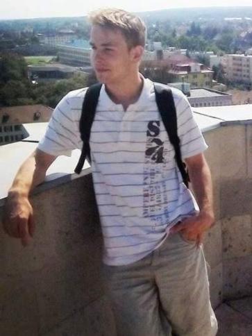 Csaba, 29 éves szegedi társkereső férfi profil fotója Csaba, 29 éves szegedi társkereső férfi profil fotója