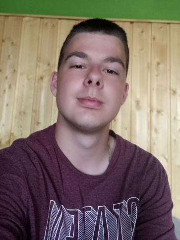Gábor, 23 éves kaposvári társkereső férfi profil fotója