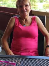 Sziasztok! Monika vagyok. Komoly péri társkereső férfiak jelentkezését várom.
