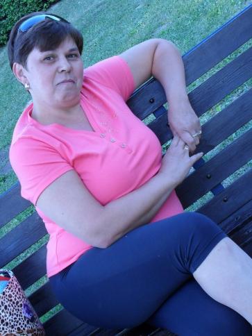 Ilona, 64 éves kiskunhalasi társkereső nő profil fotója Ilona, 64 éves kiskunhalasi társkereső nő profil fotója