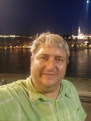 Adam, 41 éves spanyolországi társkereső férfi profil fotója Adam, 41 éves spanyolországi társkereső férfi profil fotója