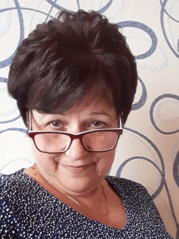 Éva, 65 éves mezőkövesdi társkereső nő profil fotója