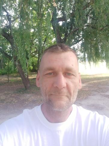Béla, 48 éves kalocsai társkereső férfi profil fotója