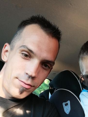 Attila, 35 éves ráckevei társkereső férfi profil fotója
