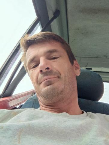 Szep, 42 éves csökölyi társkereső férfi profil fotója