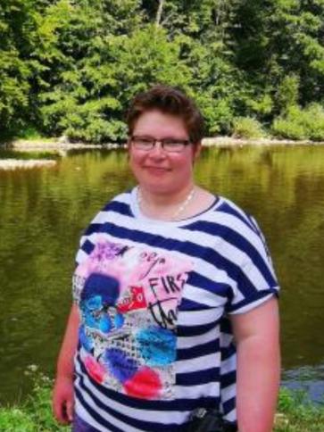 Eszter, 33 éves nemeskocsi társkereső nő profil fotója
