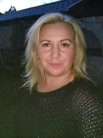 Évi, 44 éves hatvani társkereső nő profil fotója