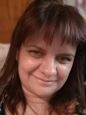 Andrea, 46 éves viszneki társkereső nő profil fotója Andrea, 46 éves viszneki társkereső nő profil fotója
