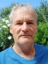 Sziasztok! Endre vagyok. Diplomás pomázi társkereső nőket keresek ismerkedési célból.