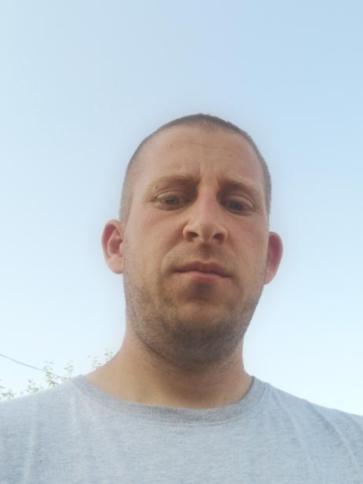 Gabor, 31 éves mernyei társkereső férfi profil fotója