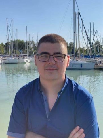 Bence, 29 éves pettendi társkereső férfi profil fotója