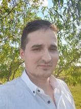 Sziasztok! Dénes vagyok. Komoly sárszentágotai párkereső nők jelentkezését várom.