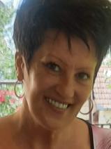 Sziasztok! Erika vagyok. Komoly sarkadi társkereső férfiak jelentkezését várom.