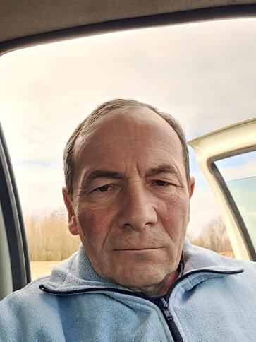 Miklos, 57 éves rádi társkereső férfi profil fotója