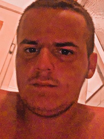 dániel, 22 éves váci társkereső férfi profil fotója