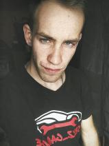 Sziasztok! Patrik vagyok. Komoly darnózseli párkereső nők jelentkezését várom.
