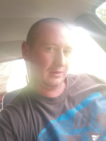 Dániel, 35 éves dági társkereső férfi profil fotója