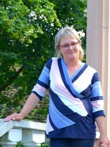 Szilvi, 54 éves bólyi társkereső nő profil fotója