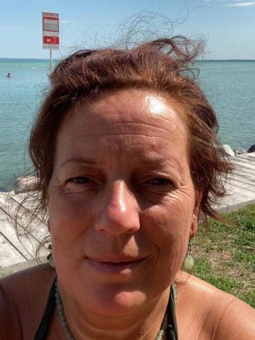 Kata, 52 éves erdőkertesi társkereső nő profil fotója