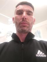 Sziasztok! Ferenc vagyok. Komoly apci párkereső nők jelentkezését várom.