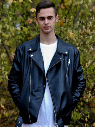 Horváth, 25 éves balatonfüredi társkereső férfi profil fotója Horváth, 25 éves balatonfüredi társkereső férfi profil fotója