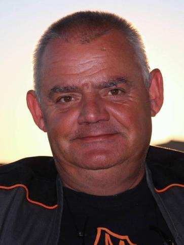Károly, 63 éves komlói társkereső férfi profil fotója