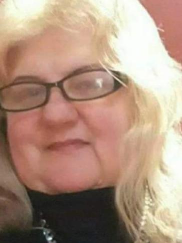 Hajnalka, 61 éves bánrévei társkereső nő profil fotója