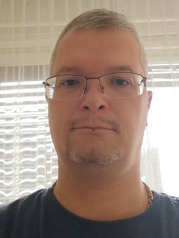 Zoltán, 43 éves nagykátai társkereső férfi profil fotója