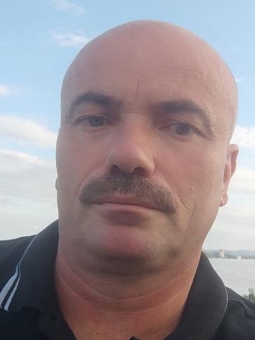 Zoltán, 52 éves alibánfai társkereső férfi profil fotója