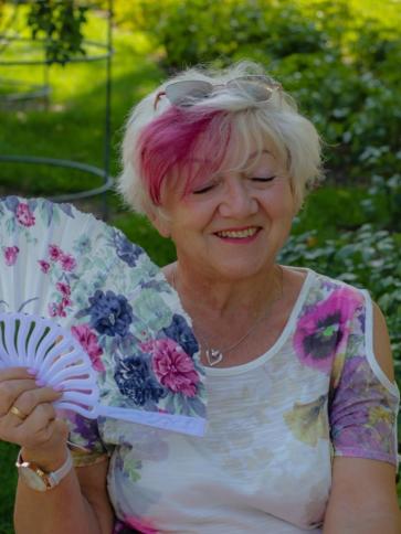 Mari, 71 éves Budapest XVII. kerületi társkereső nő profil fotója Mari, 71 éves Budapest XVII. kerületi társkereső nő profil fotója
