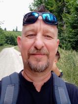 Sziasztok! Szabolcs vagyok. Komoly nemesbüki párkereső nők jelentkezését várom.