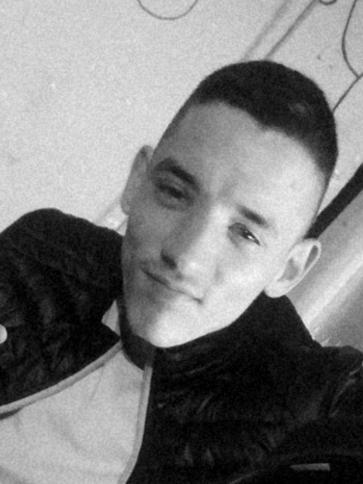Andor, 24 éves katymári társkereső férfi profil fotója