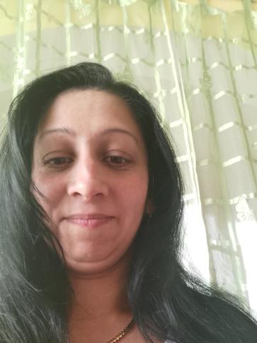Csilla, 43 éves áporkai társkereső nő profil fotója