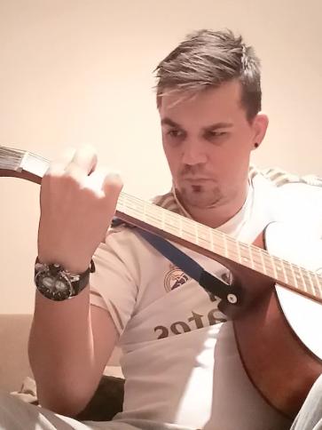 Dávid, 35 éves ceglédi társkereső férfi profil fotója