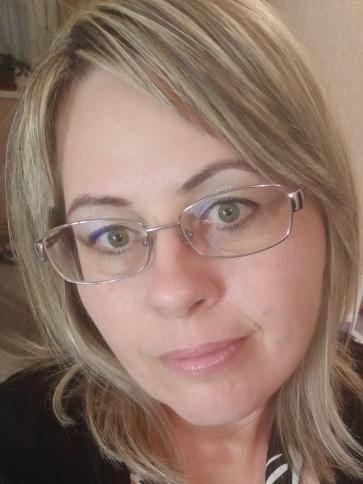 Viki, 48 éves bajai társkereső nő profil fotója
