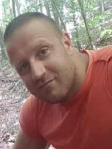 Krisztián, 42 éves abaligeti társkereső férfi profil fotója Krisztián, 42 éves abaligeti társkereső férfi profil fotója