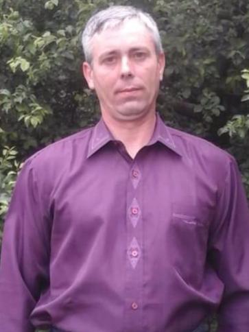 Gábor, 46 éves albániai társkereső férfi profil fotója