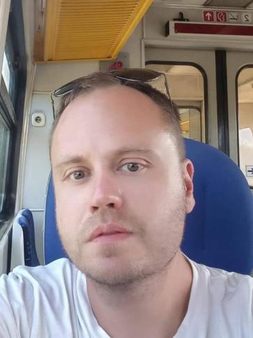 Roland, 31 éves albertirsai társkereső férfi profil fotója