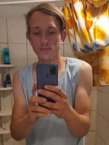 Tibor, 23 éves szentimrefalvai társkereső férfi profil fotója