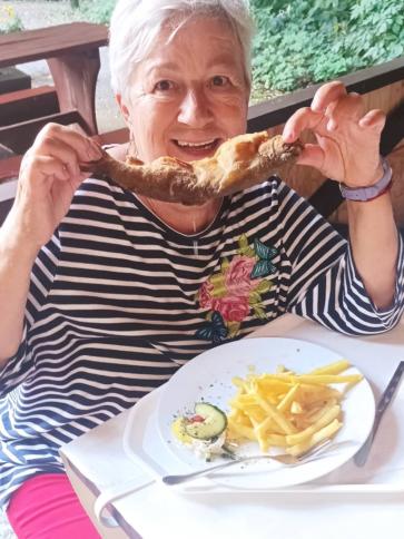 Katalin, 74 éves csongrádi társkereső nő profil fotója Katalin, 74 éves csongrádi társkereső nő profil fotója