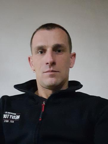 Péter, 39 éves balassagyarmati társkereső férfi profil fotója